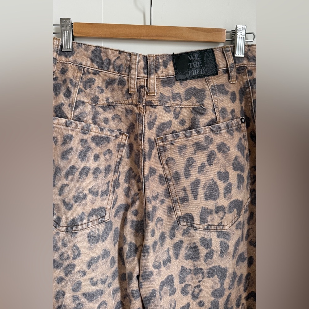 Free People We The Free Good Luck Printed Barrel Jeans - Picture 6 of 7